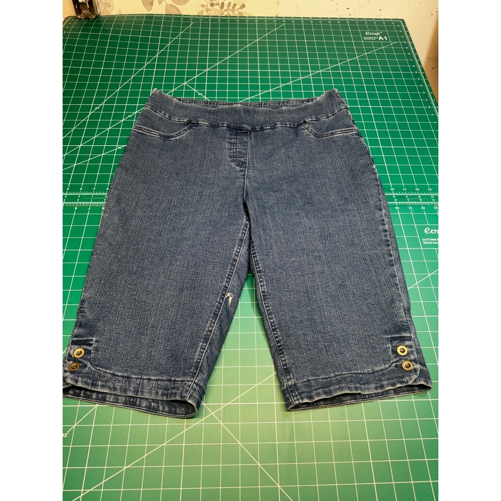 Westbound Womens Size 14 Blue Denim Bermuda Shorts Pull On Stretch Knee Length